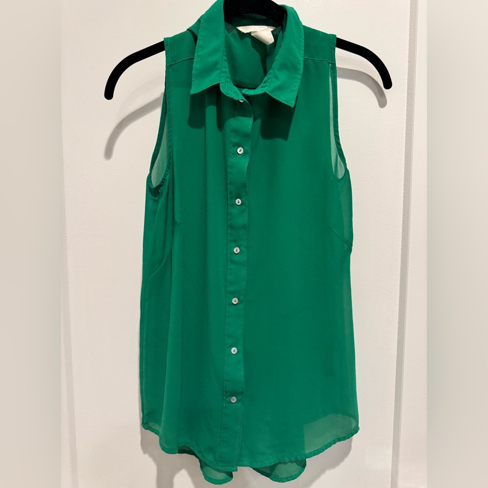 H&M Emerald Green Sleeveless Button-Down Blouse